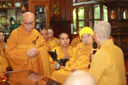 Trưởng lão Hoà thượng Thích Trí Quảng thăm Đại lão Hoà thượng Thích Thanh Từ